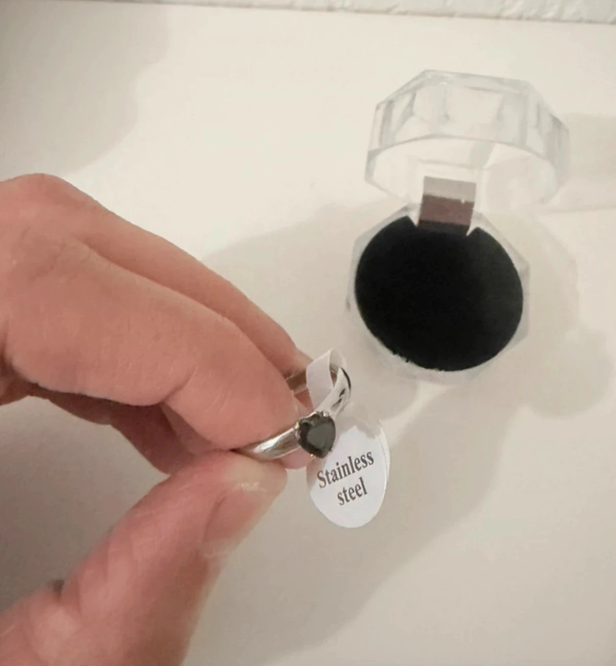 Anel Solitário Coração Preto em Aço Inoxidável Prateado - Tamanho 50 (16mm) - Caixa Gratuita – photo 3